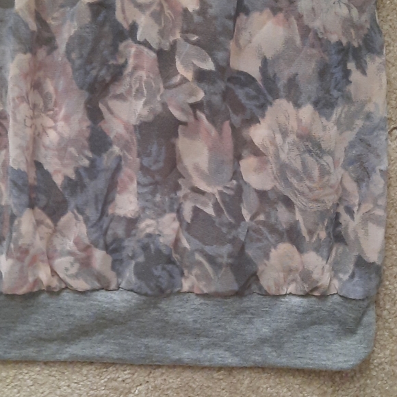 Floral top - Picture 4 of 7